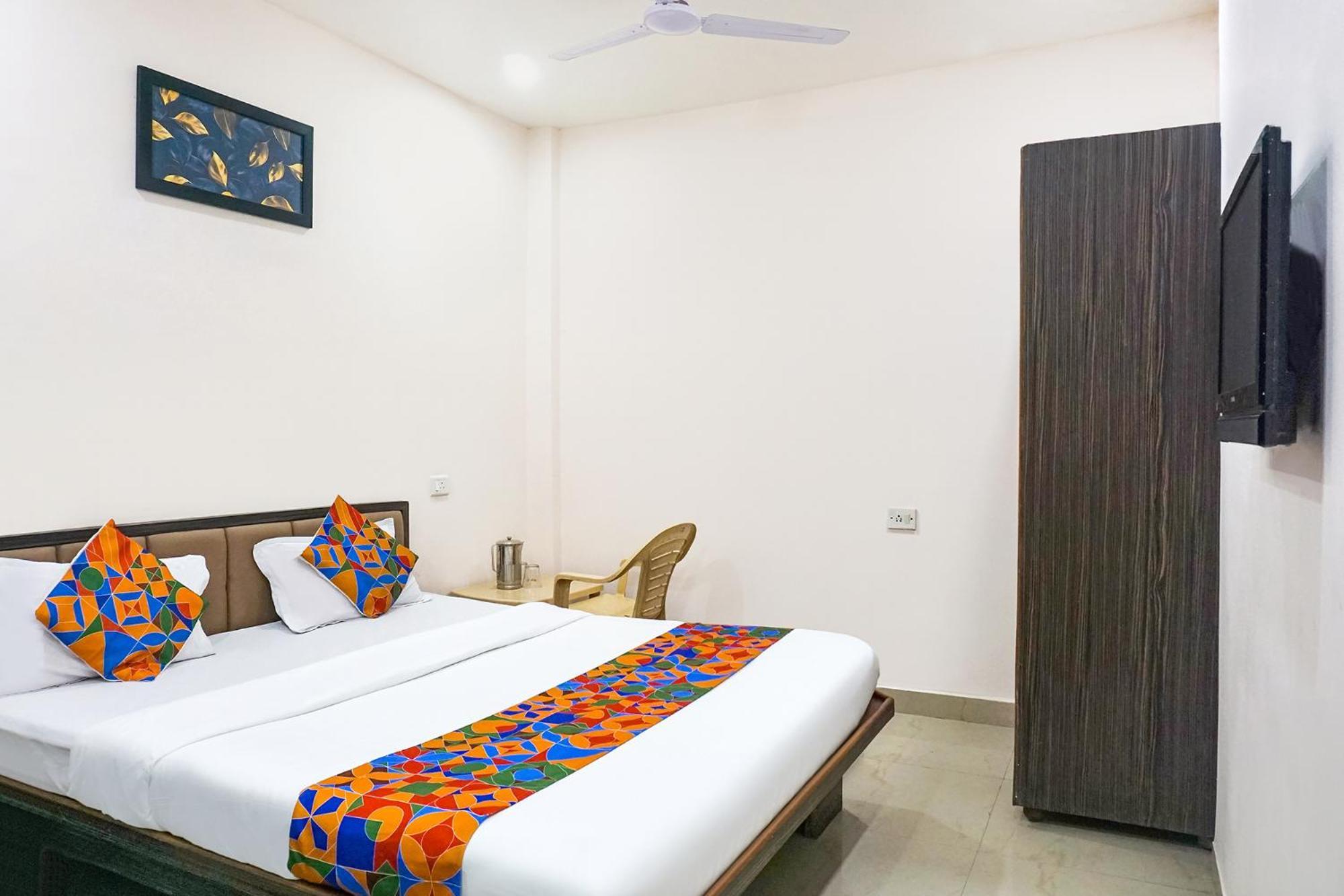 פונה Fabhotel Rachana Residency - Nr Shivaji Nagar Metro Station מראה חיצוני תמונה