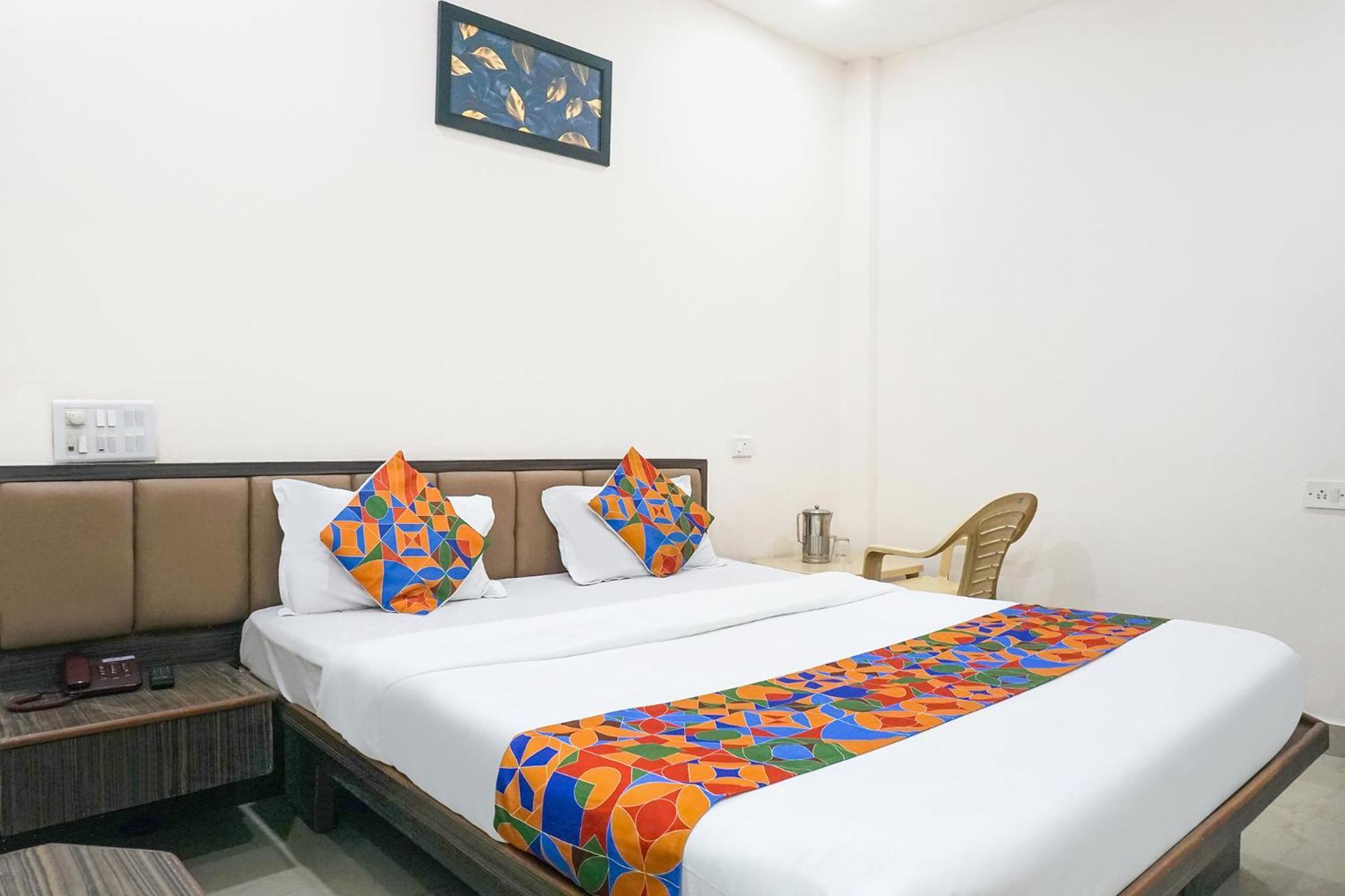 פונה Fabhotel Rachana Residency - Nr Shivaji Nagar Metro Station מראה חיצוני תמונה