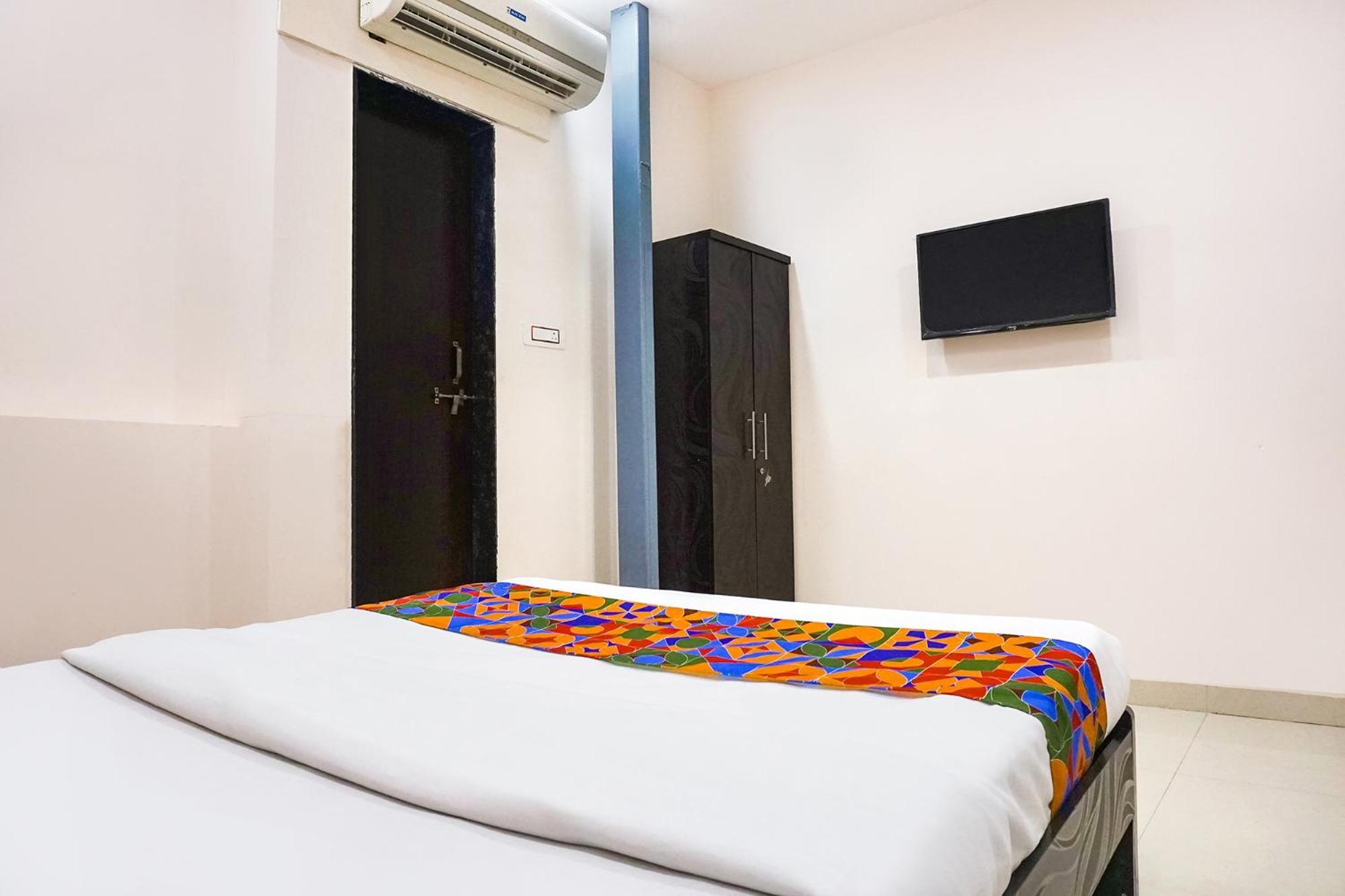 פונה Fabhotel Rachana Residency - Nr Shivaji Nagar Metro Station מראה חיצוני תמונה