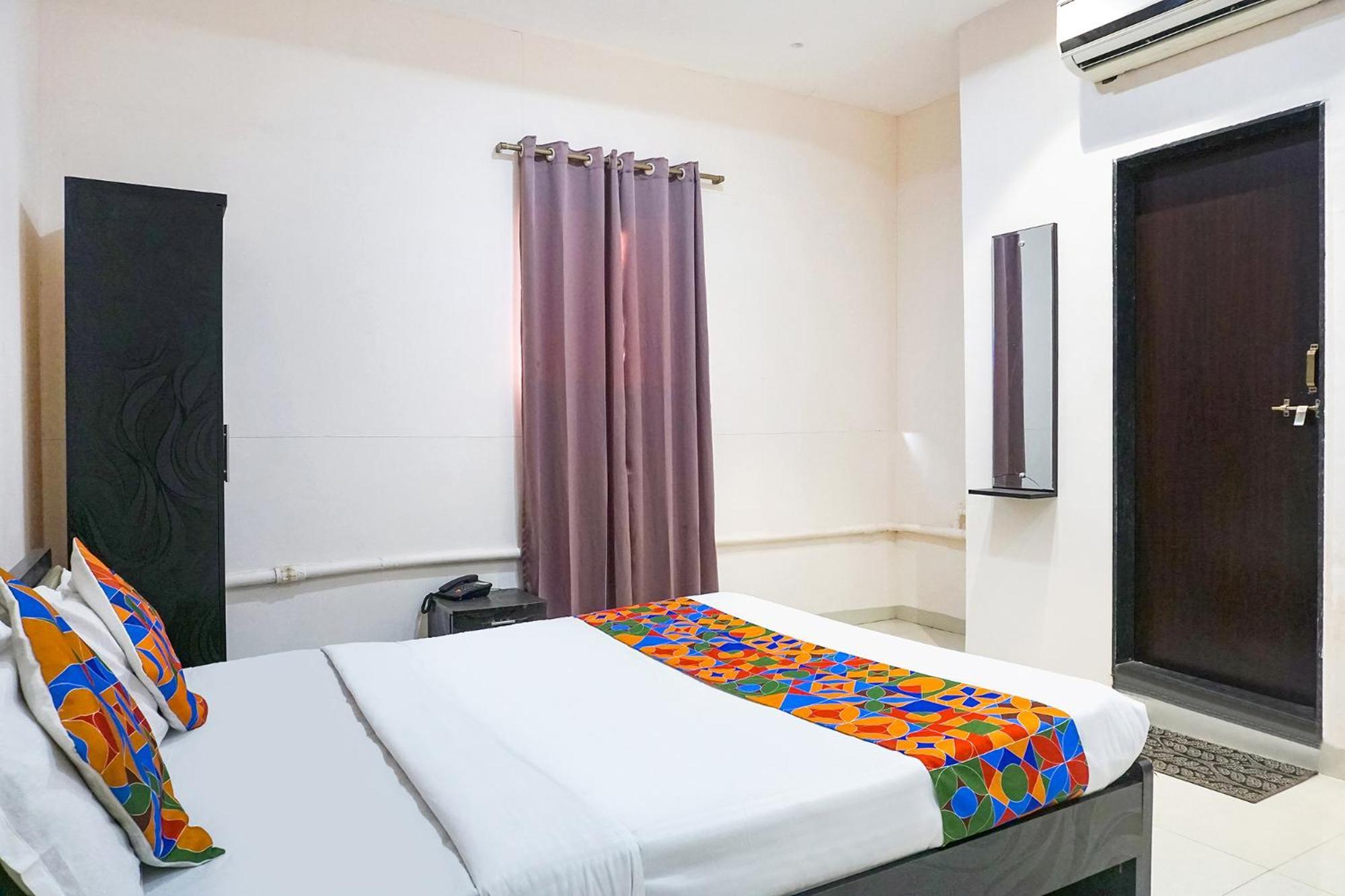 פונה Fabhotel Rachana Residency - Nr Shivaji Nagar Metro Station מראה חיצוני תמונה
