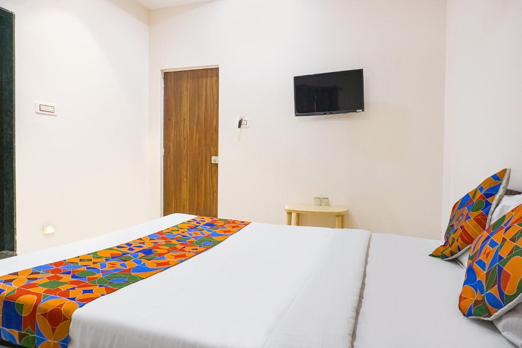 פונה Fabhotel Rachana Residency - Nr Shivaji Nagar Metro Station מראה חיצוני תמונה