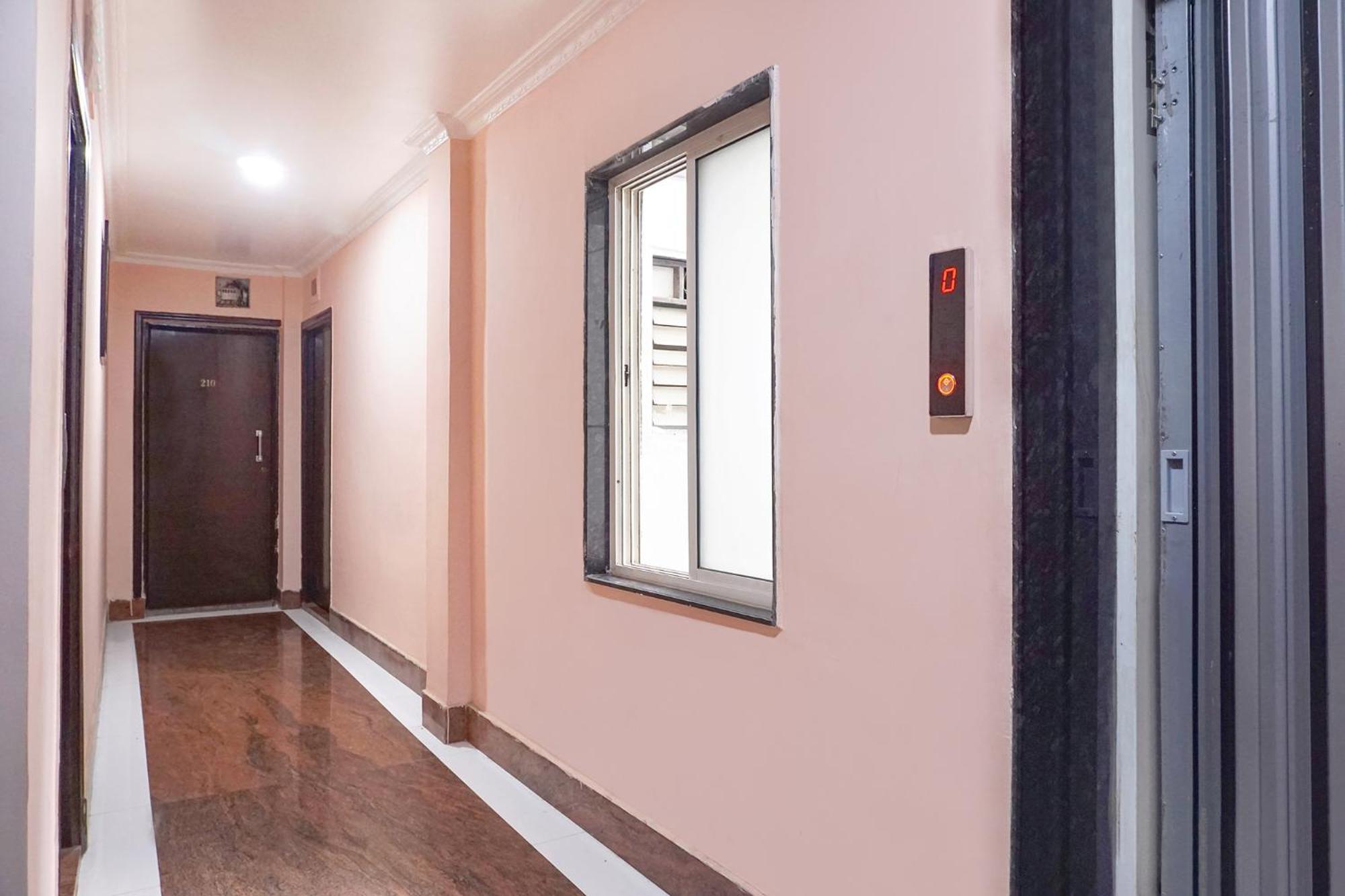 פונה Fabhotel Rachana Residency - Nr Shivaji Nagar Metro Station מראה חיצוני תמונה