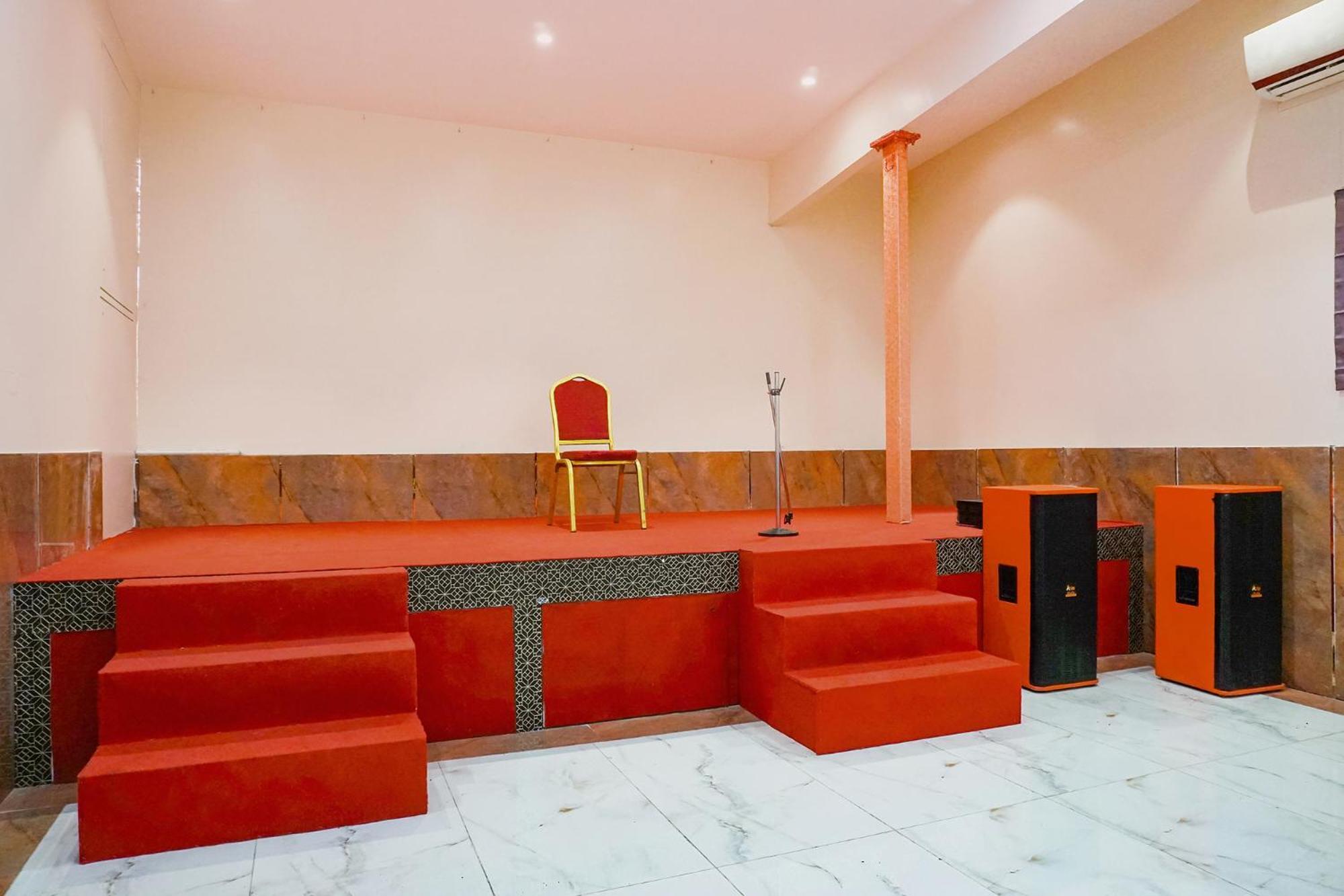 פונה Fabhotel Rachana Residency - Nr Shivaji Nagar Metro Station מראה חיצוני תמונה