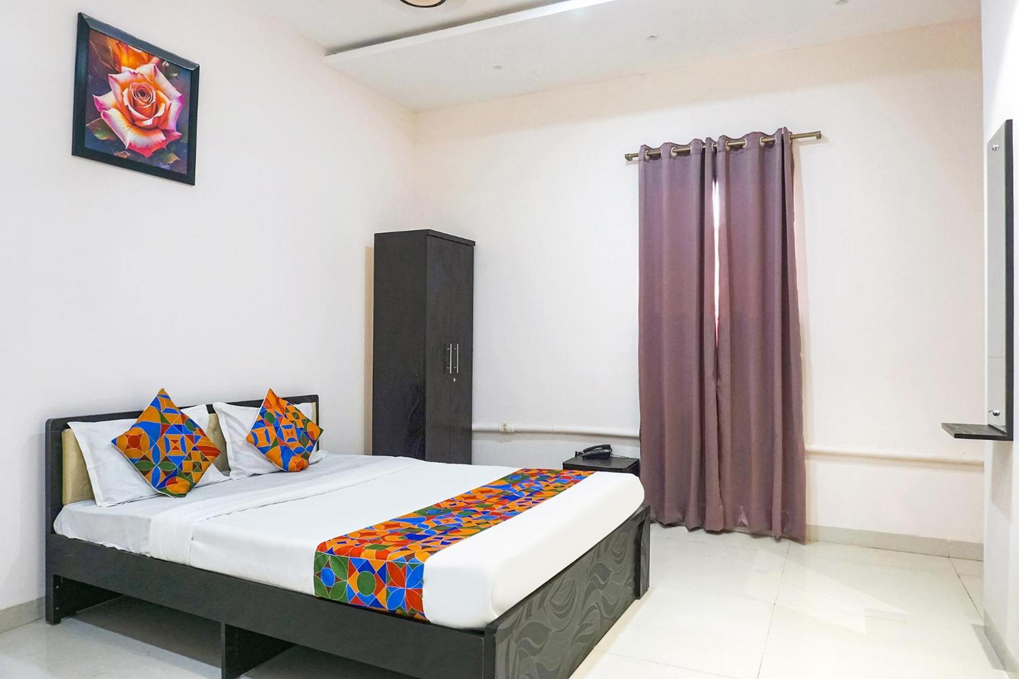 פונה Fabhotel Rachana Residency - Nr Shivaji Nagar Metro Station מראה חיצוני תמונה