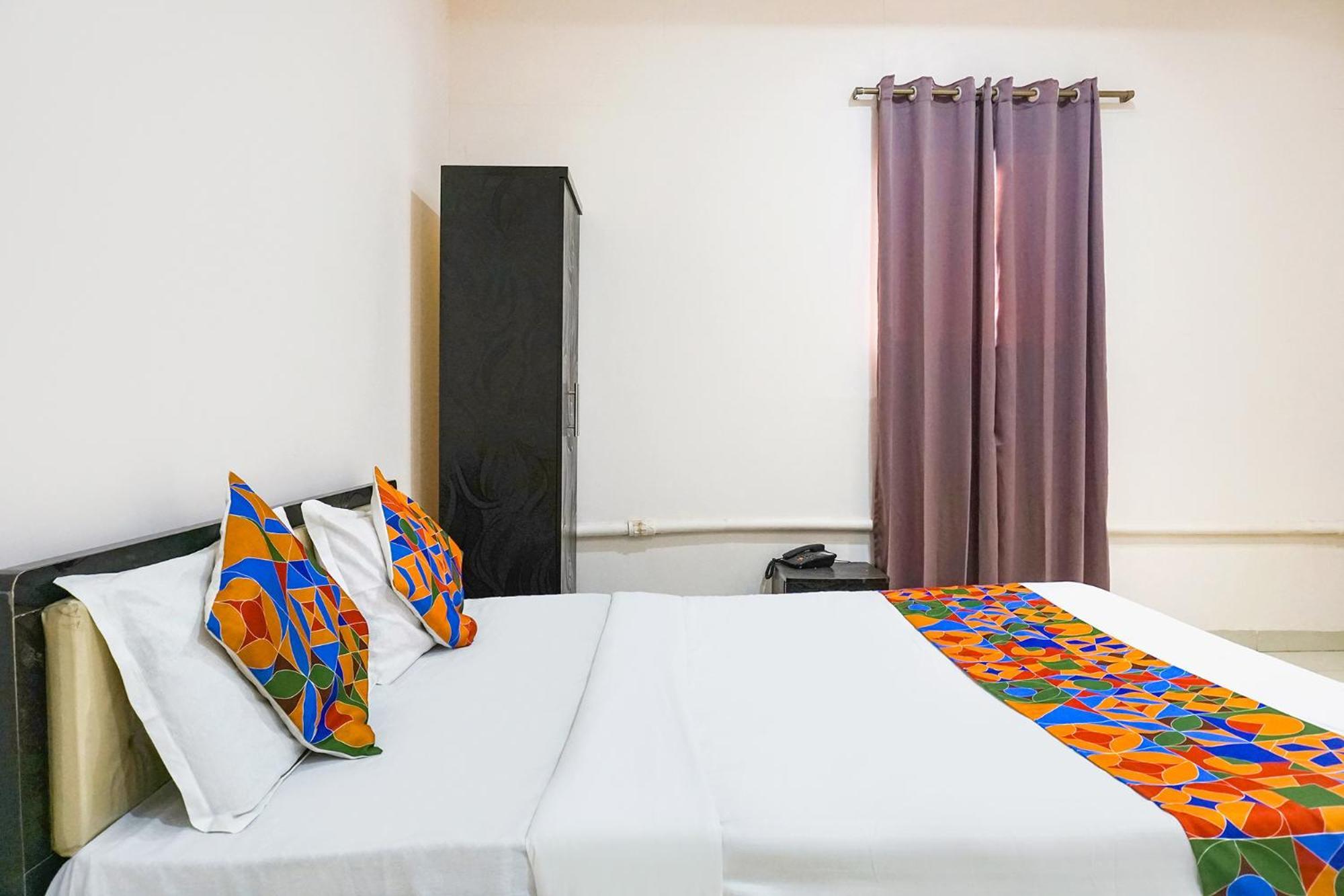 פונה Fabhotel Rachana Residency - Nr Shivaji Nagar Metro Station מראה חיצוני תמונה